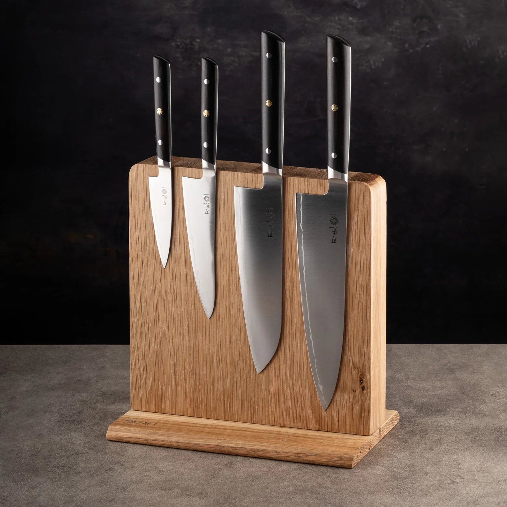 Hazaki Magnetic Knife Block - Oak