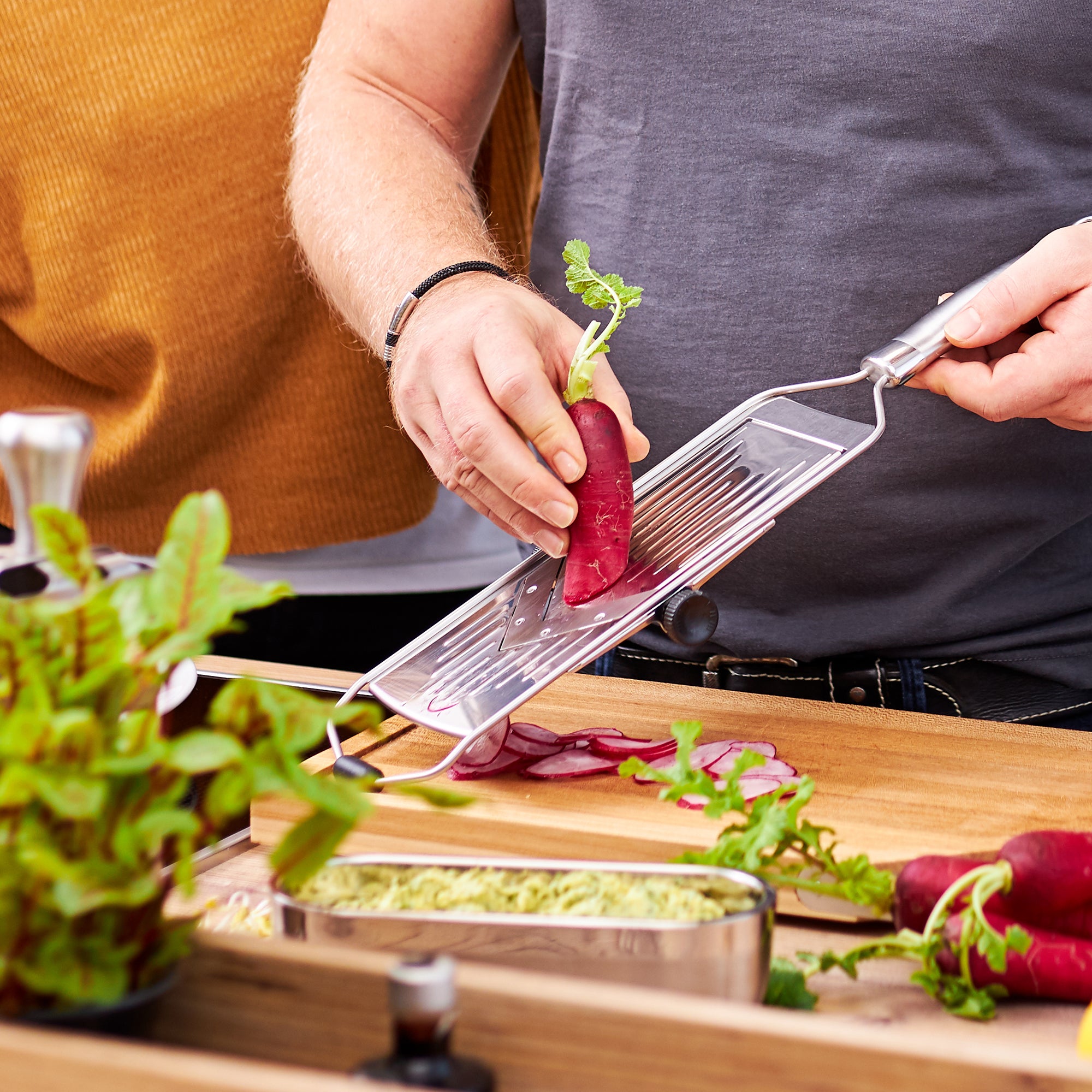 Rösle - Stainless Steel Adjustable V-Slicer
