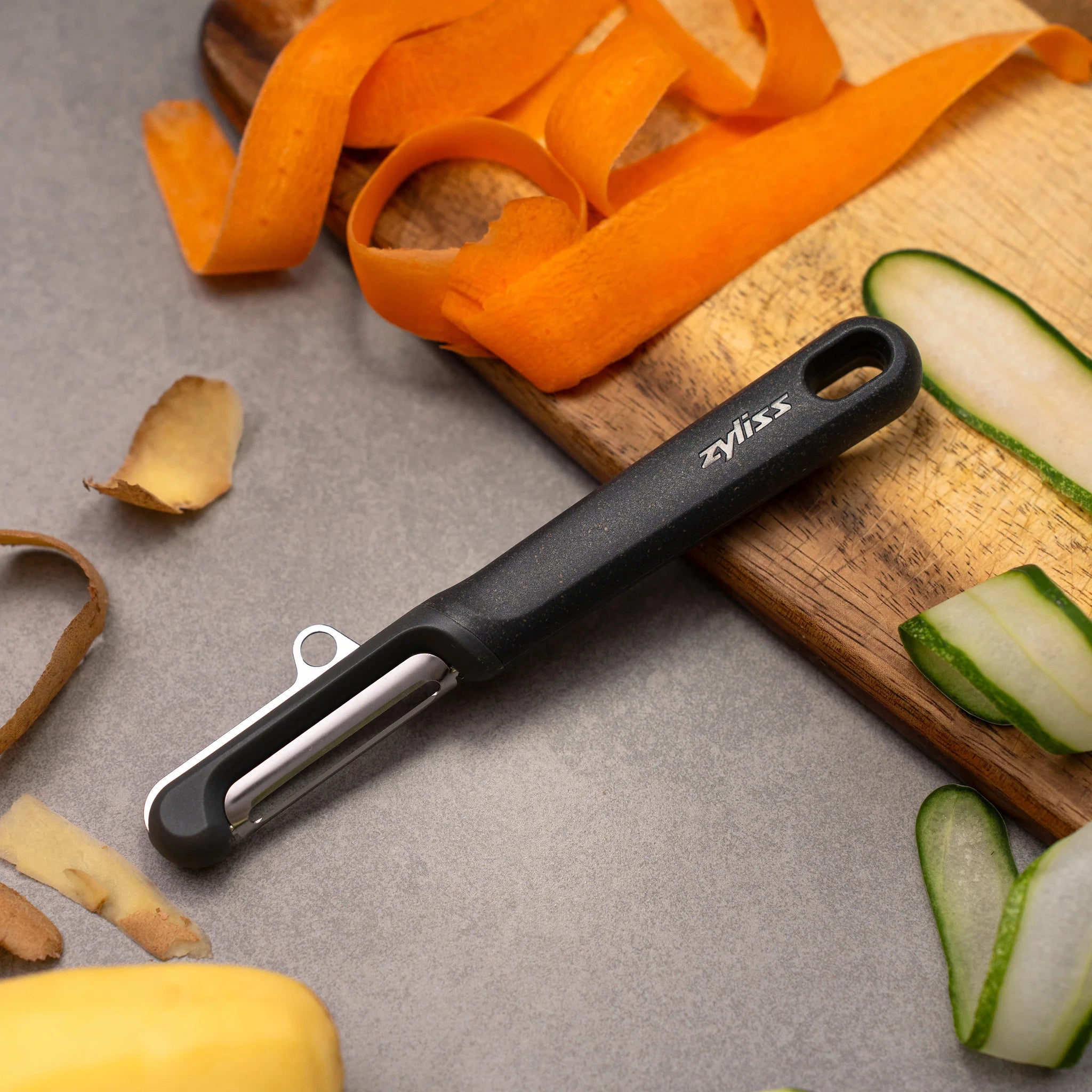 Zyliss - Swivel Peeler