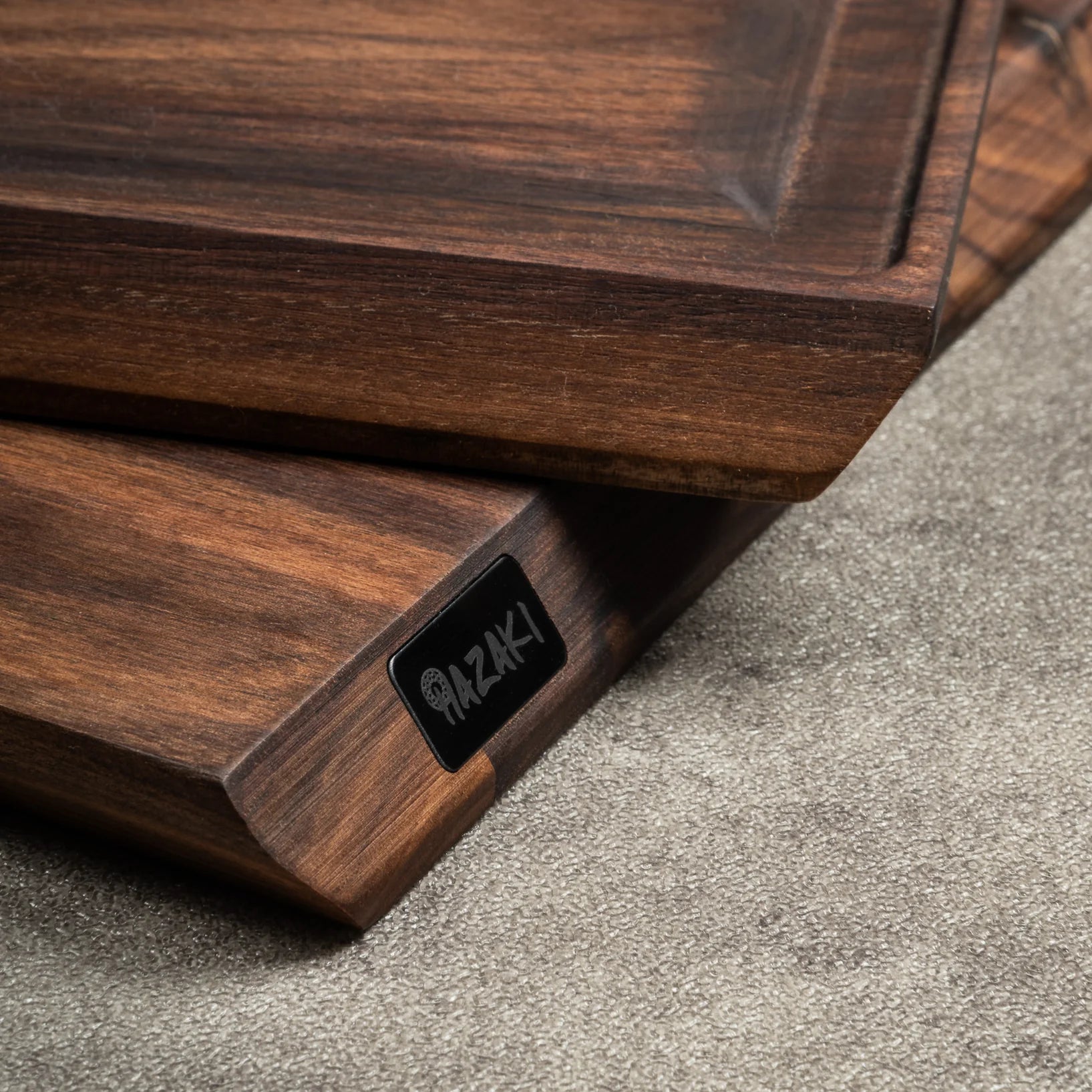 Hazaki Small Board - Walnut