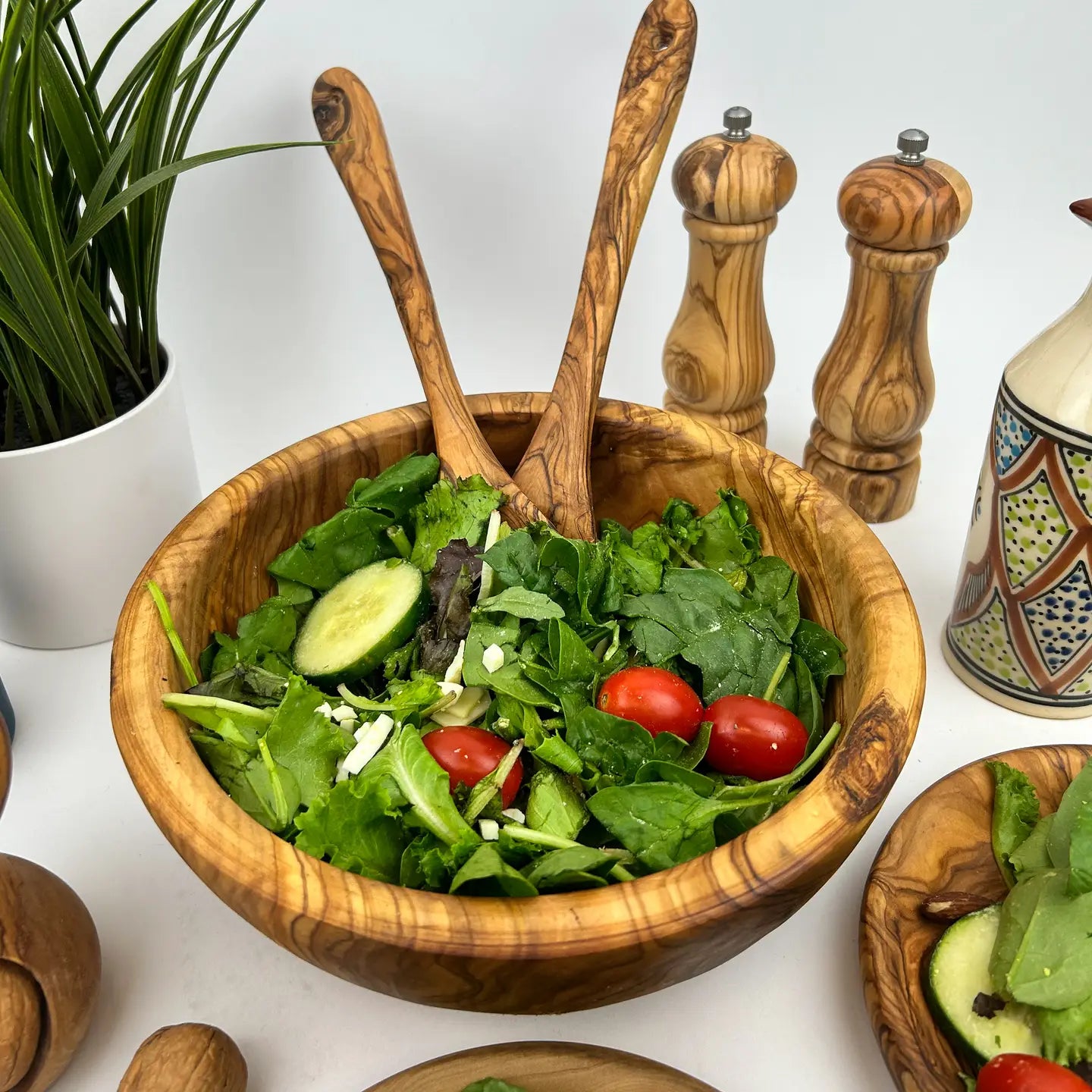 Olive Wood Salad Serving Bowl (23cm)