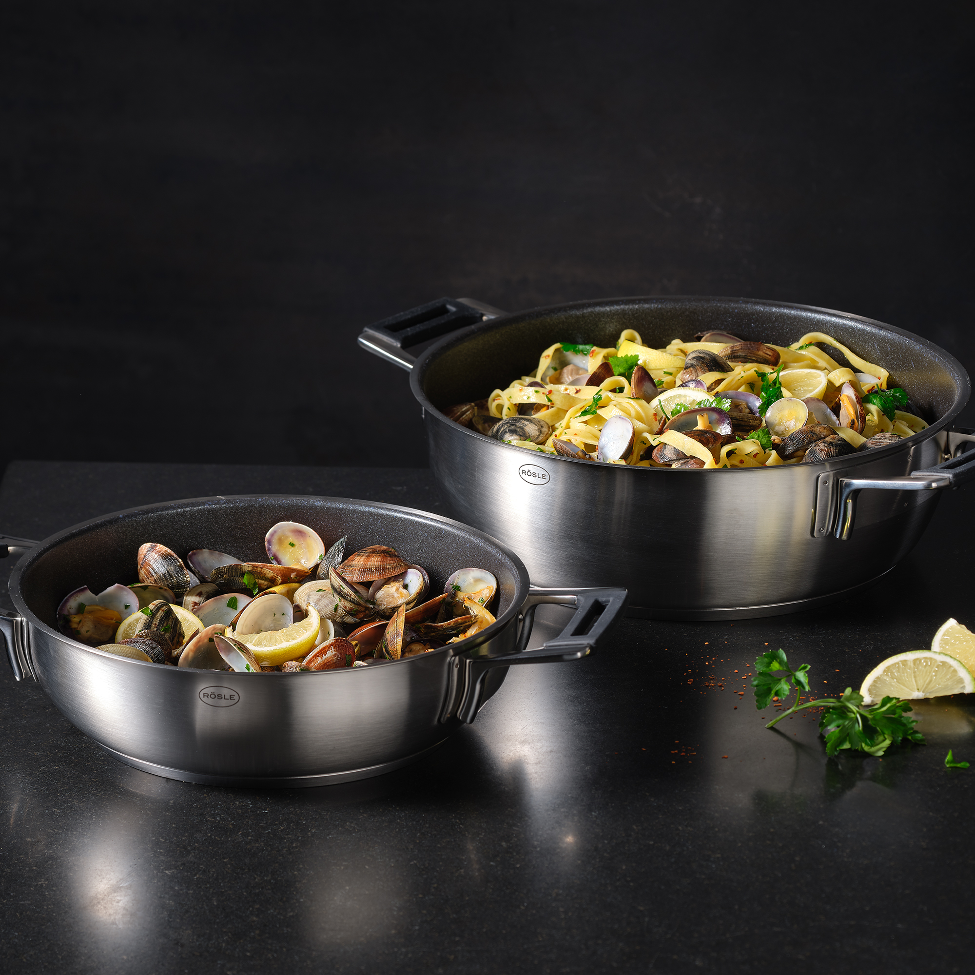 https://www.thetuscankitchen.com/cdn/shop/products/28cmServingPan4.png?v=1650493596