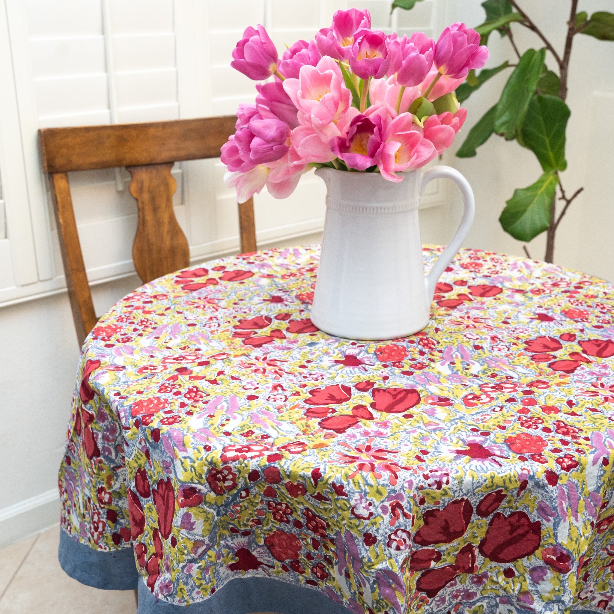 Jardin Red/Grey Tablecloth