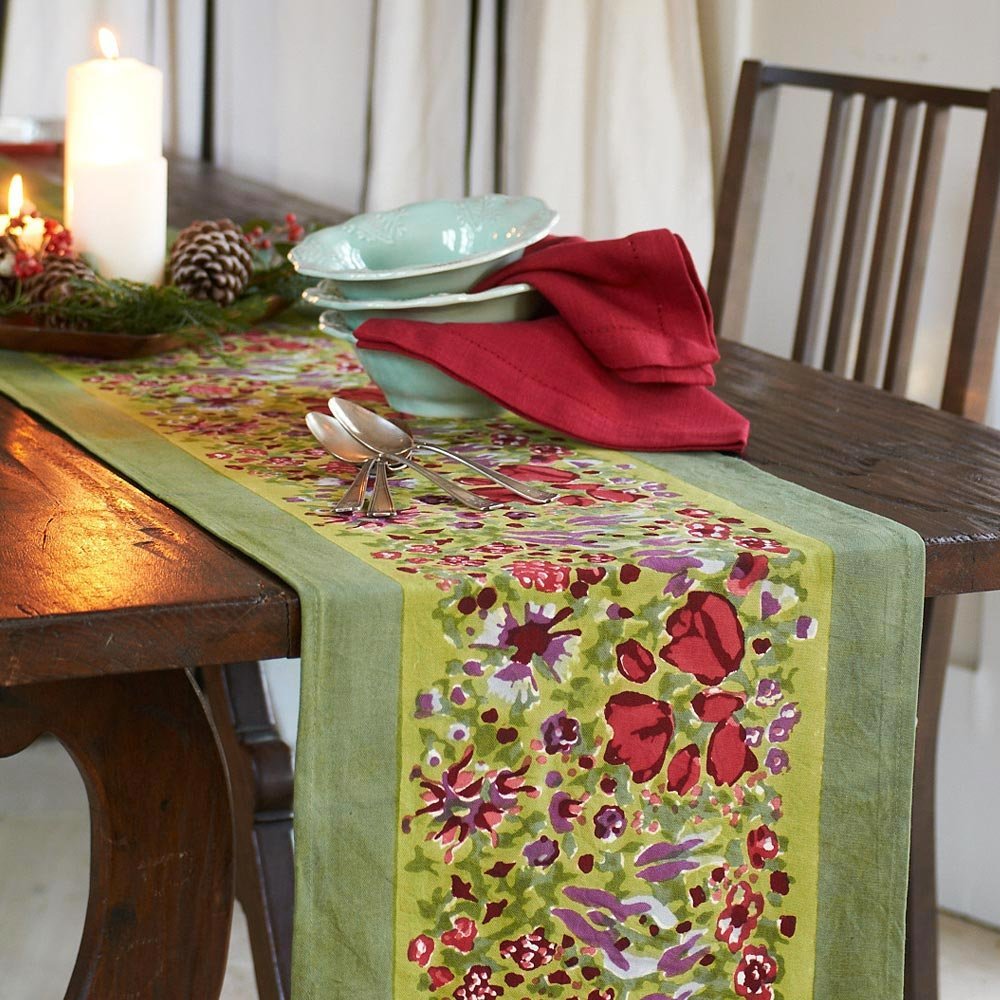 Jardin Red/Green Table Runner